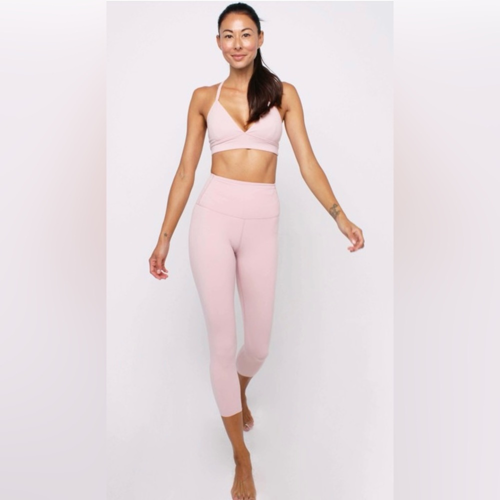 TAVI NOIR TAVISCULPT matching Pilates / yoga set in orchid light pink